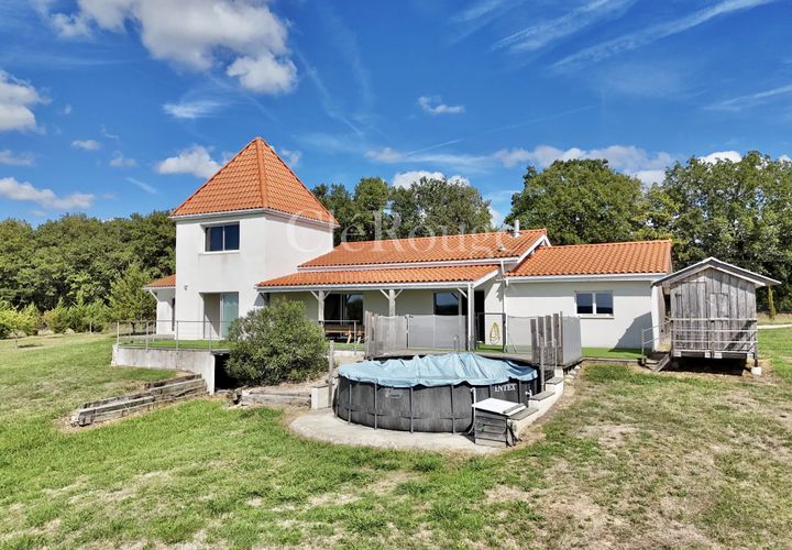 Villa a Duras, Lot-et-Garonne, Duras - € 430.500 | Ref: CTR038 - foto 1