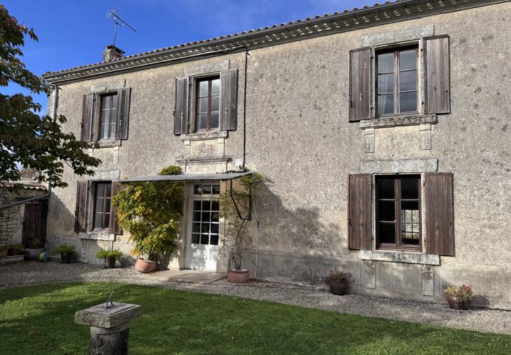 Villa i Genac, Charente, Genac - € 310 000 | Ref: BVI83297 - foto 1