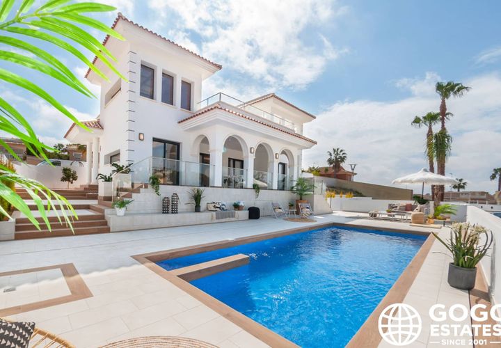Villa a Rojales, Alicante, Rojales - € 871.162 | Ref: 23720686-01 - foto 1