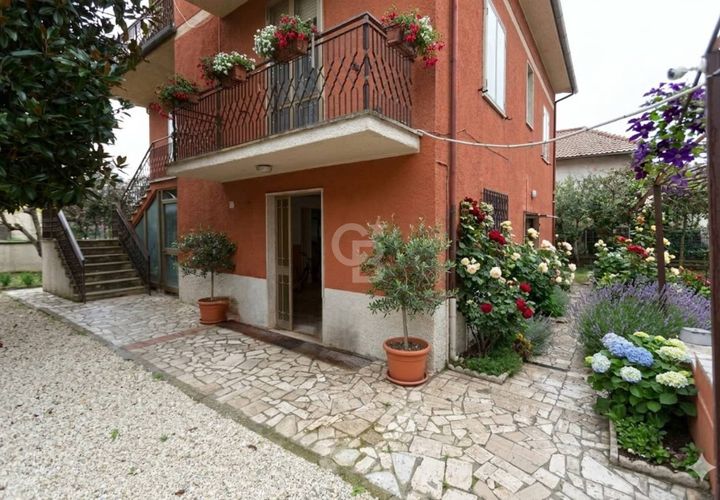 Villa a Vetralla, Viterbo, Vetralla - € 189.000 | Ref: CBI006-7-333061 - foto 1