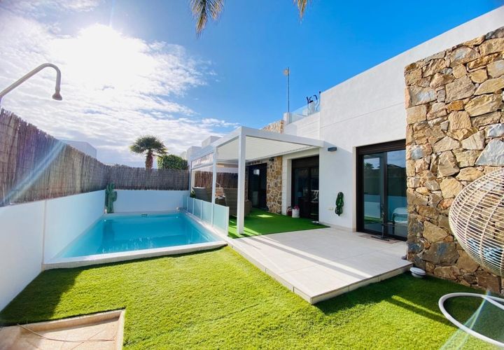 Villa a Cabo Roig, Alicante, Cabo Roig - € 349.800 | Ref: THKGINV-000029-4730 - foto 1