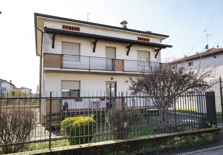 Villa a Lurano, Bergamo, Lurano - € 195.000 | Ref: OM-130 - foto 1