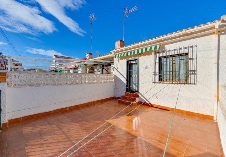 Villa a Torrevieja, Alicante, Torrevieja - € 194.900 | Ref: OH02183/10701 - foto 1
