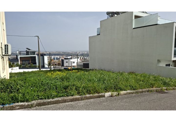 Helårsgrund i Odivelas, Lisbon, Odivelas - € 199.000 | Ref: 26042 - foto 1