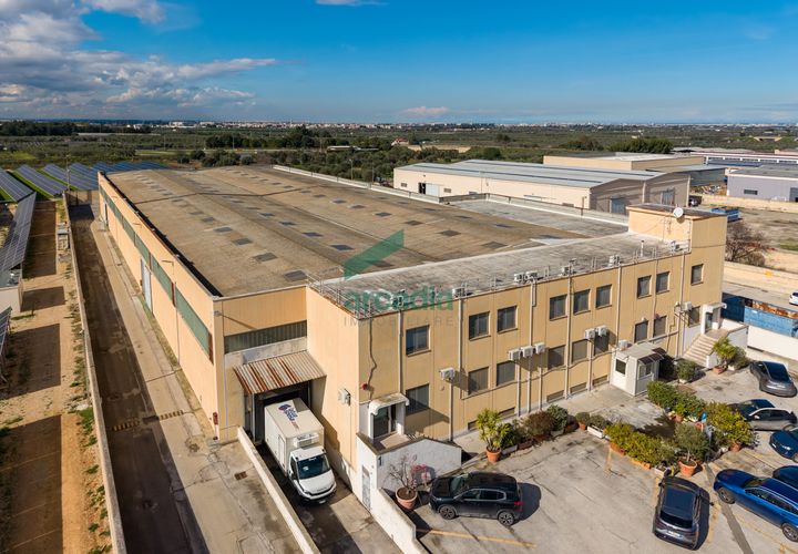Erhvervsejendom i Capurso, Bari, Capurso - € 2.000.000 | Ref: 12017/2026 - foto 1