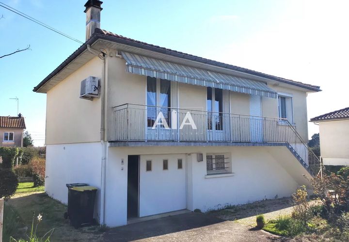 Villa en Ruffec, Charente, Ruffec - € 107.000 | Ref: 1304 - photo 1
