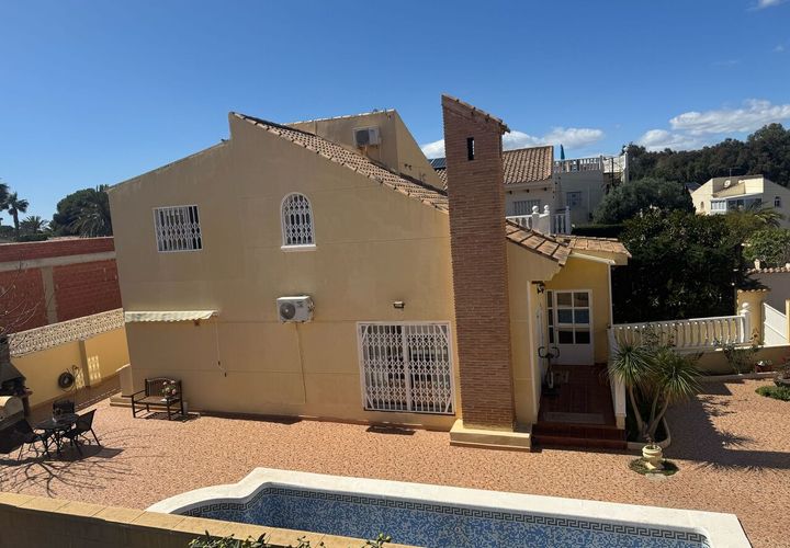Villa i Playa Flamenca, Alicante, Playa Flamenca - € 570.000 | Ref: v-77832 - foto 1