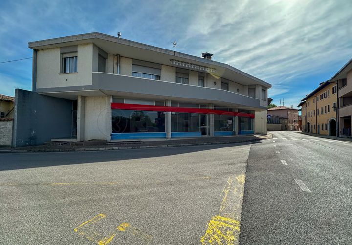 Erhvervsejendom i Visco, Udine, Visco - € 97.000 | Ref: D-1054 - foto 1
