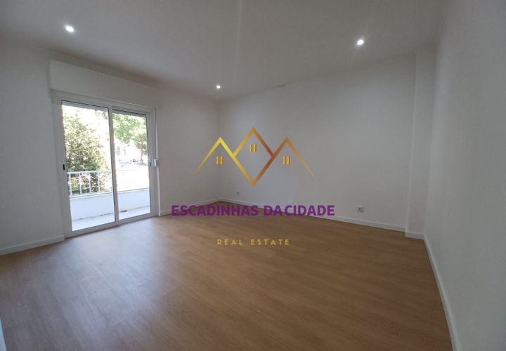 Apartament a Amadora, Lisbon, Amadora - € 349.000 | Ref: TRI-049-26-JC - foto 1