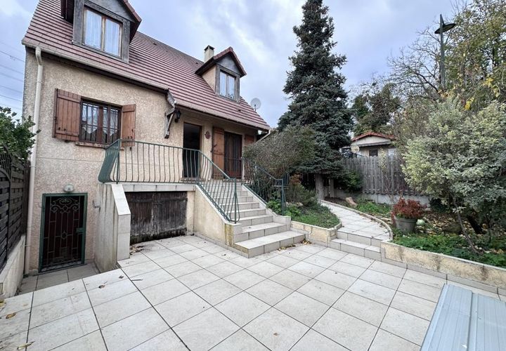 Villa en Villetaneuse, Seine-Saint-Denis, Villetaneuse - € 349.000 | Ref: 3011442212 - photo 1