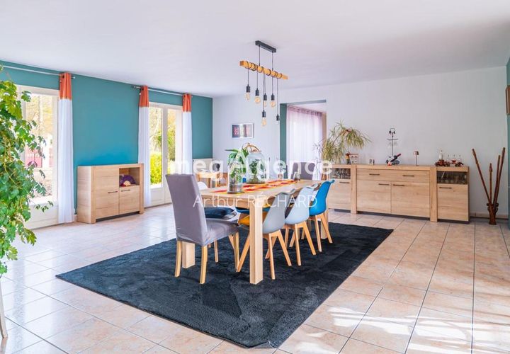 Villa a Lombron, Sarthe, Lombron - € 299.900 | Ref: 199979 - foto 1
