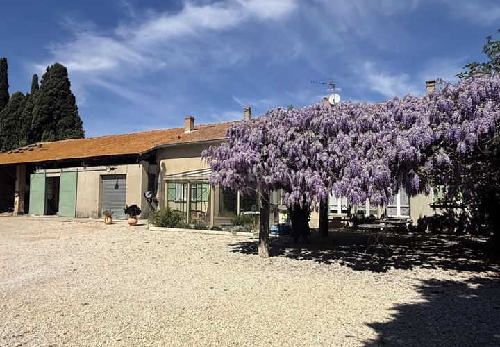 Villa a Eyguières, Bouches-du-Rhone, Eyguières - € 799.000 | Ref: 2766-0326-ANG - foto 1