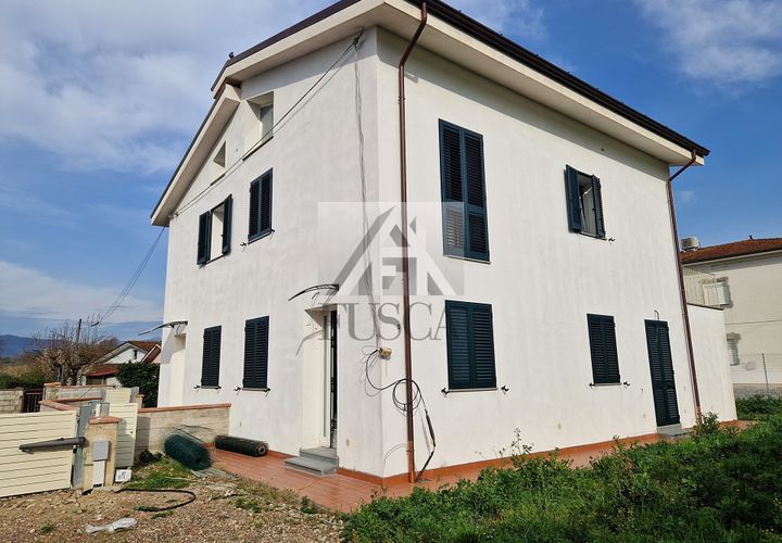 Villa i Lucca, Lucca, Lucca - € 430.000 | Ref: 6459 - foto 1