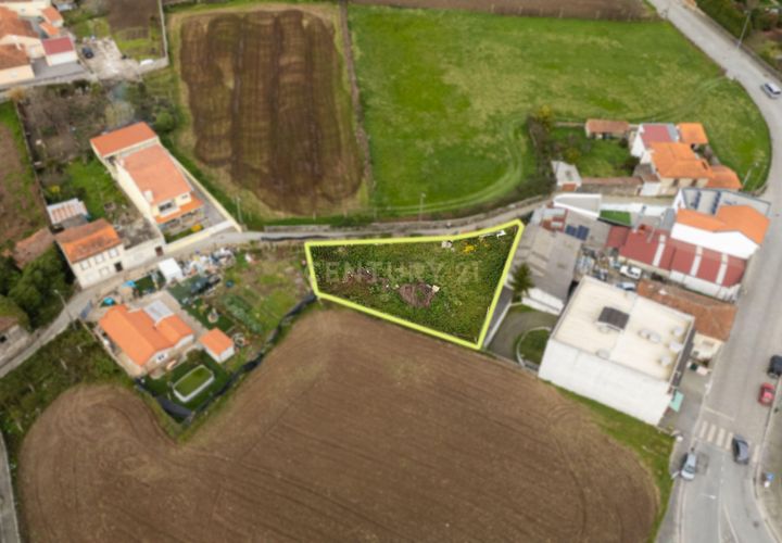 Helårsgrund i Maia, Porto, Maia - € 162.500 | Ref: C0510-00564 - foto 1