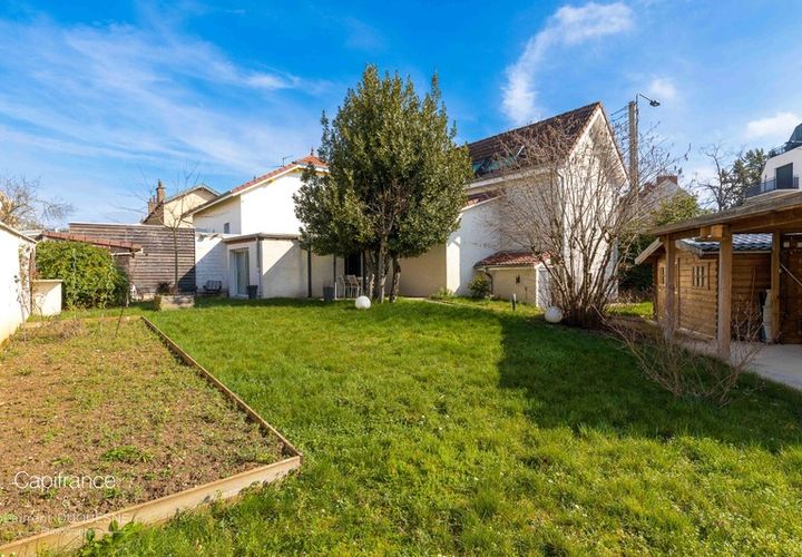 Villa a Dijon, Cote-d'Or, Dijon - € 400.000 | Ref: 340939163400 - foto 1