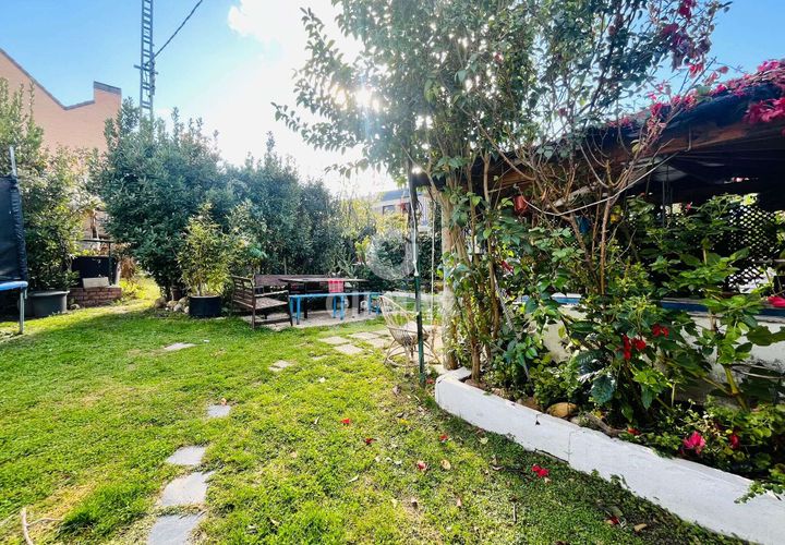 Helårsgrund i Madrid, Madrid, Madrid - € 1.610.000 | Ref: 217016 - foto 1