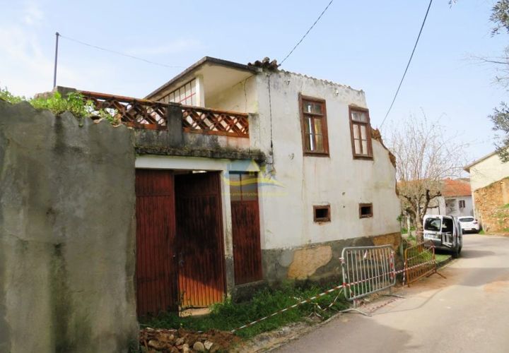 Ruinere i Miranda do Corvo, Coimbra, Miranda do Corvo - € 20.000 | Ref: ko2715 - foto 1
