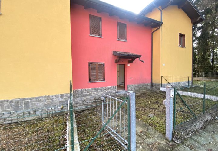 Villa a Alta Valle Intelvi, Como, Alta Valle Intelvi - € 195.000 | Ref: 446 - foto 1