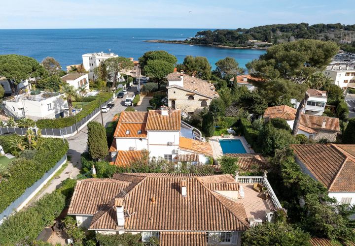 Villa i Antibes, Alpes-Maritimes, Antibes - € 1.470.000 | Ref: ARV-1140-VA - foto 1