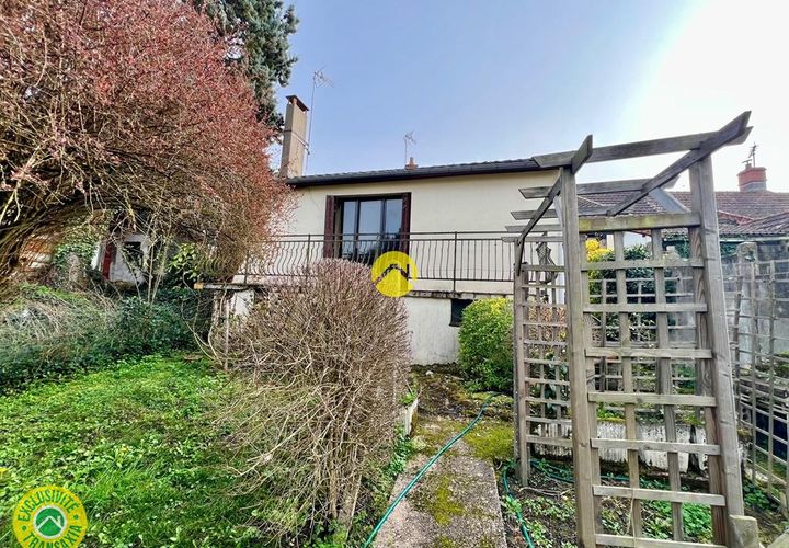 Villa i Léré, Cher, Léré - € 99.000 | Ref: 18CAL111262 - foto 1