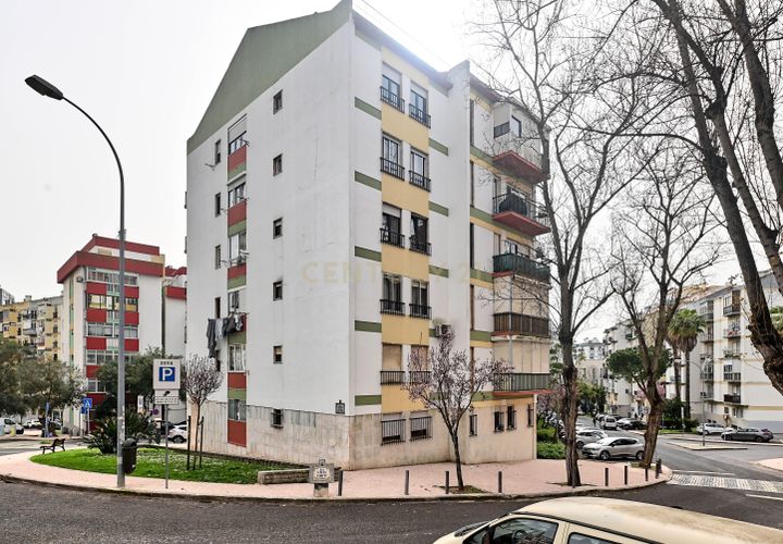 Lejlighed i Carnaxide, Lisbon, Carnaxide - € 400.000 | Ref: C0212-04284 - foto 1