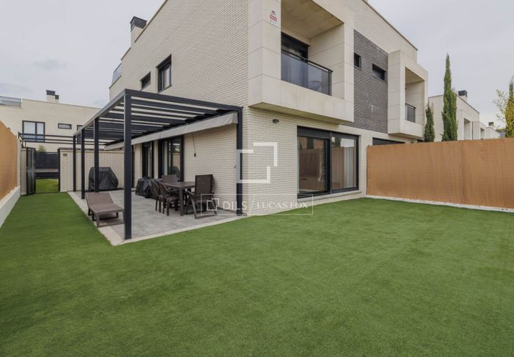 Villa i Boadilla Del Monte, Madrid, Boadilla Del Monte - € 1.070.000 | Ref: POZ67468 - foto 1