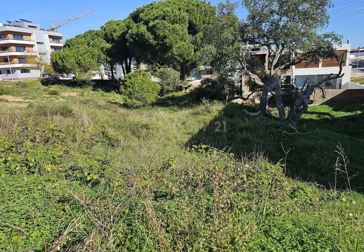 Helårsgrund i Setubal, Setubal, Setubal - € 155.000 | Ref: C0410-00737 - foto 1