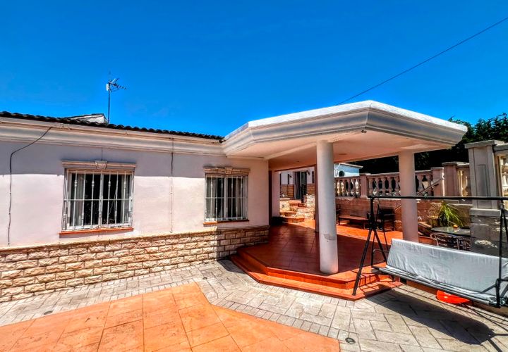 Villa a Torrent, Valencia, Torrent - € 299.000 | Ref: VLC9377 - foto 1