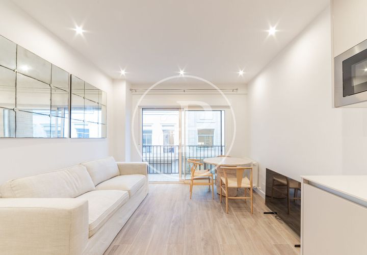 Apartament a Madrid, Madrid, Madrid - € 1.900/mes | Ref: AM2603031 - foto 1