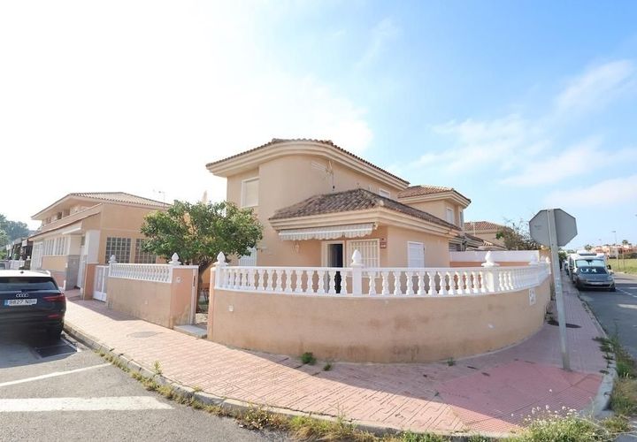 Villa a Torrevieja, Alicante, Torrevieja - € 320.000 | Ref: MLSC4095368/13477 - foto 1