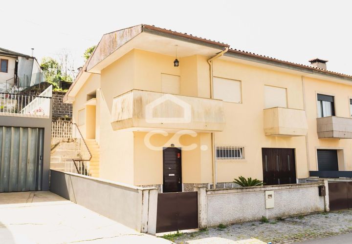 Villa i Guimaraes, Braga, Guimaraes - € 259.000 | Ref: 336/M/02001 - foto 1