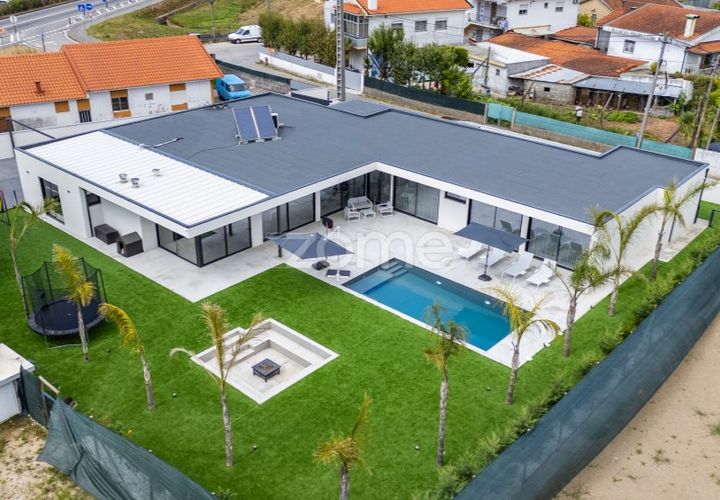 Villa i Braga, Braga, Braga - € 1.250.000 | Ref: ZMPT579080 - foto 1