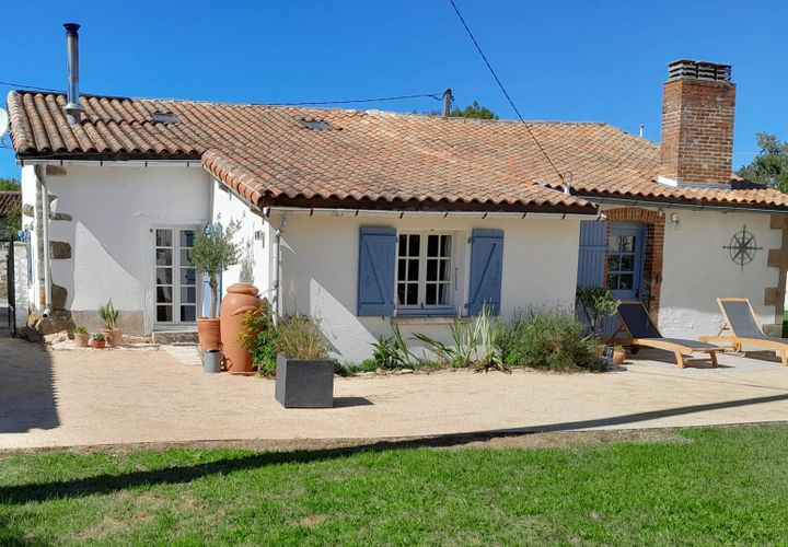 Villa i Confolens, Charente, Confolens - € 135.000 | Ref: BVI83906 - foto 1