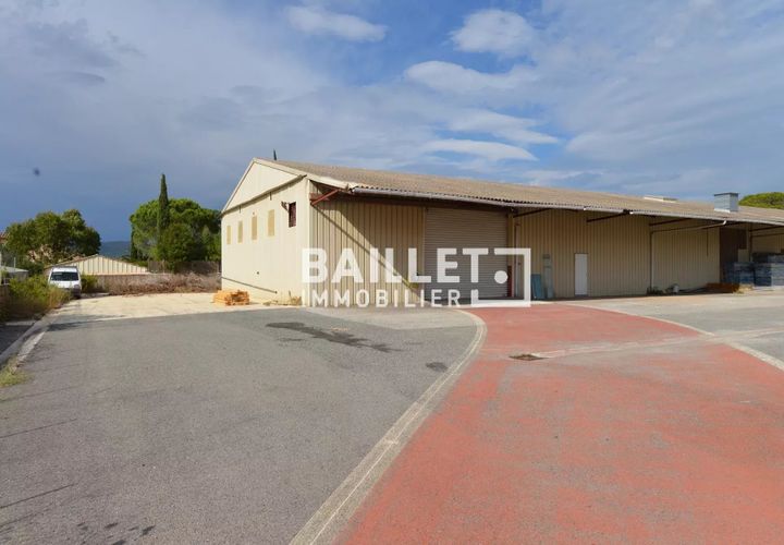 Erhvervsejendom i Frejus, Var, Frejus - € 735.000 | Ref: 0954 - foto 1