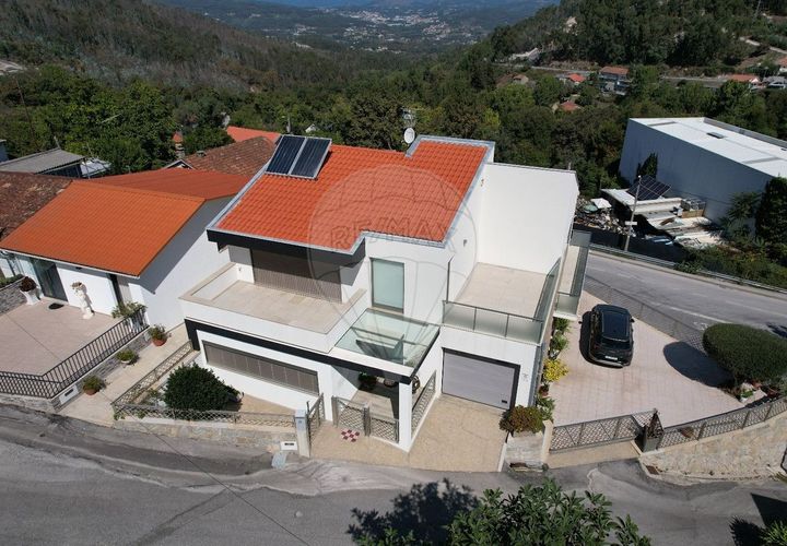 Villa a Guimaraes, Braga, Guimaraes - € 375.000 | Ref: 121751324-321 - foto 1