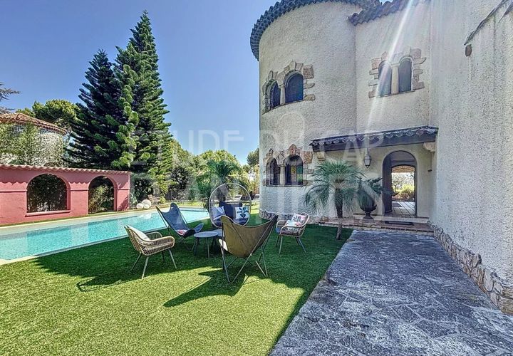 Villa i Antibes, Alpes-Maritimes, Antibes - € 3.180.000 | Ref: 86820912 - foto 1