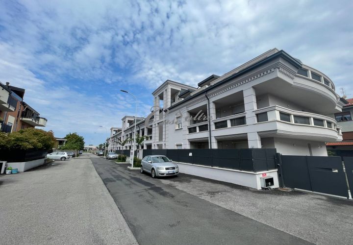Parkeringsplads i Seregno, Monza and Brianza, Seregno - € 38.000 | Ref: L770 - foto 1