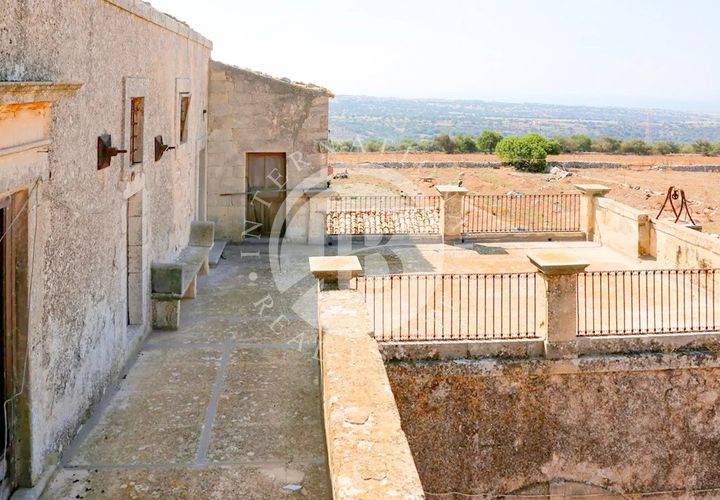 Villa a Ragusa, Ragusa, Ragusa - € 1.400.000 | Ref: AC 13 - foto 1