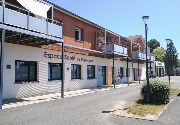 L'establiment comercial a Replonges, Ain, Replonges - € 4.828/mes | Ref: L6775000100070002 - foto 1