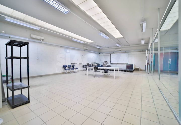 Erhvervsejendom i Vimercate, Monza and Brianza, Vimercate - € 550.000 | Ref: CAP.VIMERCATE-TS550V - foto 1
