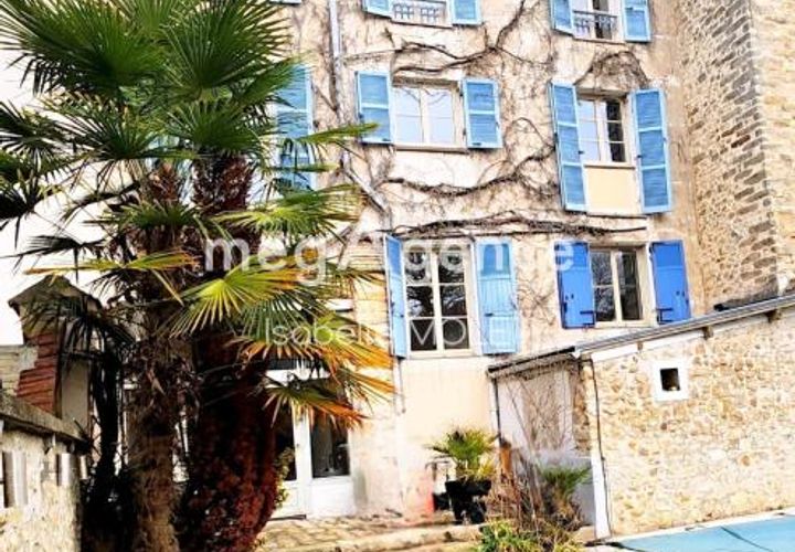 Villa a Melun, Seine-et-Marne, Melun - € 585.000 | Ref: 200260 - foto 1