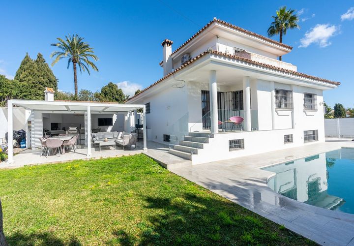 Villa a Estepona, Malaga, Estepona - € 1.600.000 | Ref: HFMs688262 - foto 1