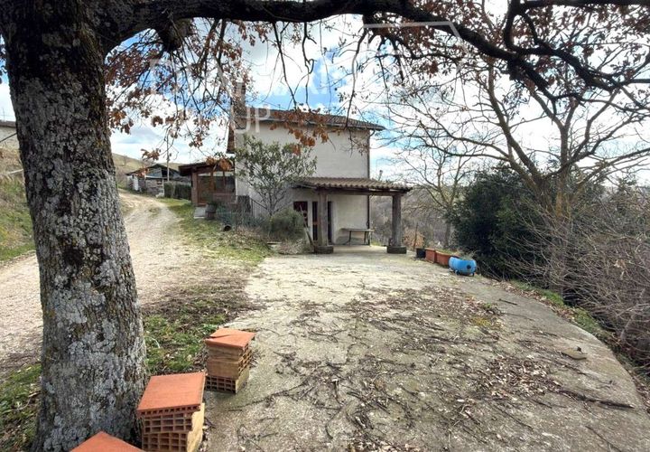 Farm hus i Gubbio, Perugia, Gubbio - € 150.000 | Ref: RP-872097-872097 - foto 1
