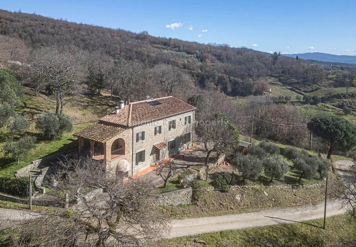 Farm hus i Loro Ciuffenna, Arezzo, Loro Ciuffenna - € 468.000 | Ref: R43-915558 - foto 1