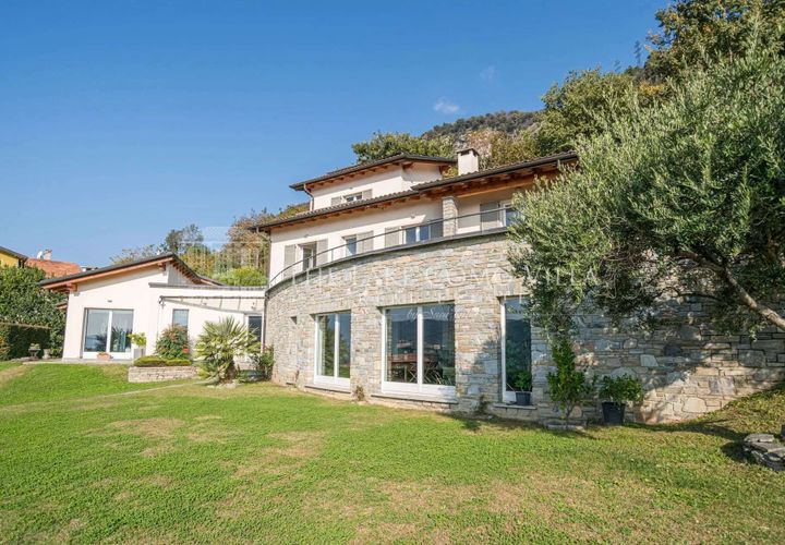 Villa a Cernobbio, Como, Cernobbio - € 2.400.000 | Ref: 1754-935908 - foto 1