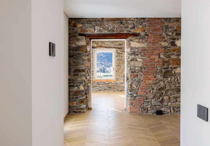 Villa a Luino, Varese, Luino - € 410.000 | Ref: W-047V6Q-940158 - foto 1