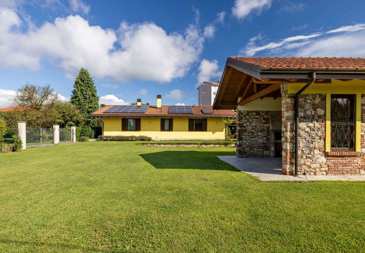 Villa i Angera, Varese, Angera - € 695.000 | Ref: W-046C6U-941913 - foto 1