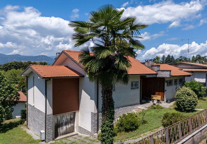 Villa i Ispra, Varese, Ispra - € 350.000 | Ref: W-04630E-942239 - foto 1
