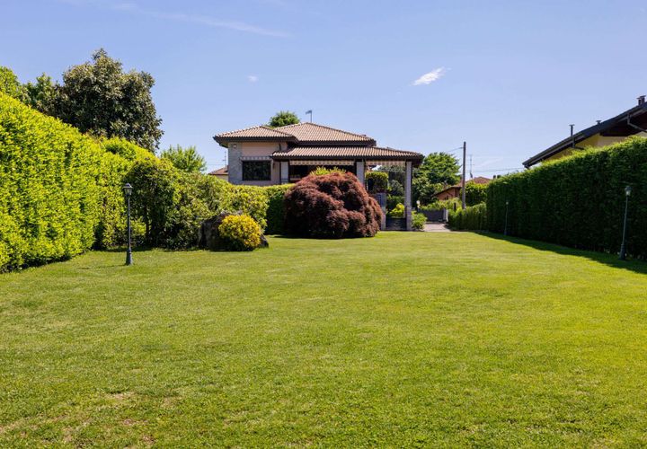 Villa a Ispra, Varese, Ispra - € 1.150.000 | Ref: W-02ZWAV-942771 - foto 1
