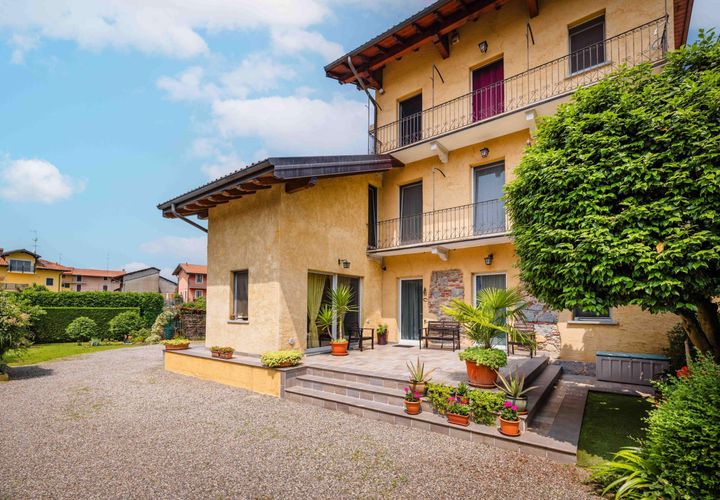 Villa a Arona, Novara, Arona - € 390.000 | Ref: W-02ZDCH-943002 - foto 1